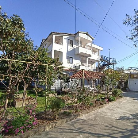 Villa Osmani Durrës Eksteriør billede