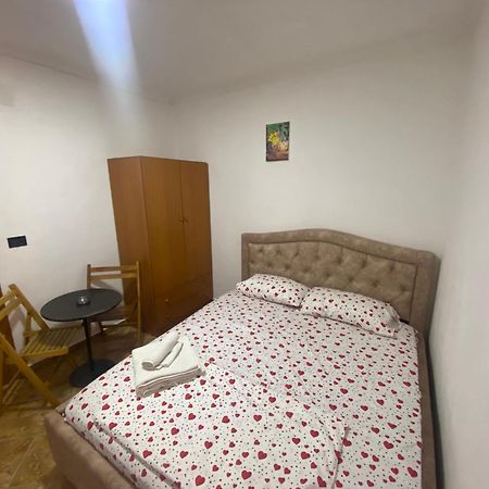 Villa Osmani Durrës Eksteriør billede