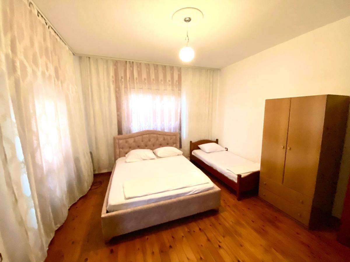 Villa Osmani Durrës Eksteriør billede