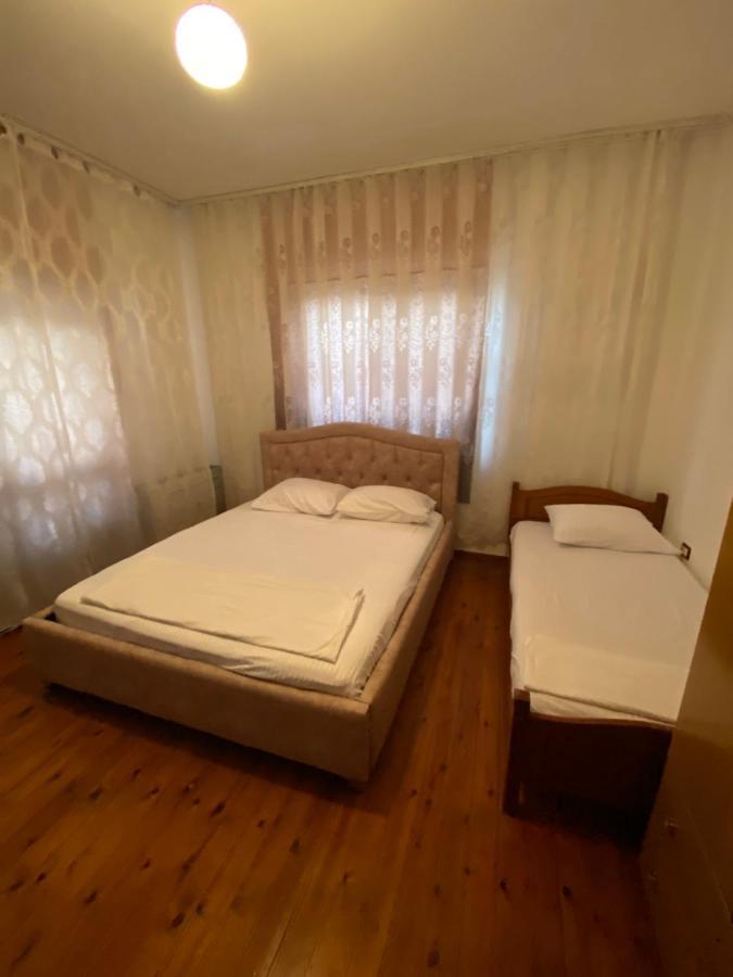 Villa Osmani Durrës Eksteriør billede
