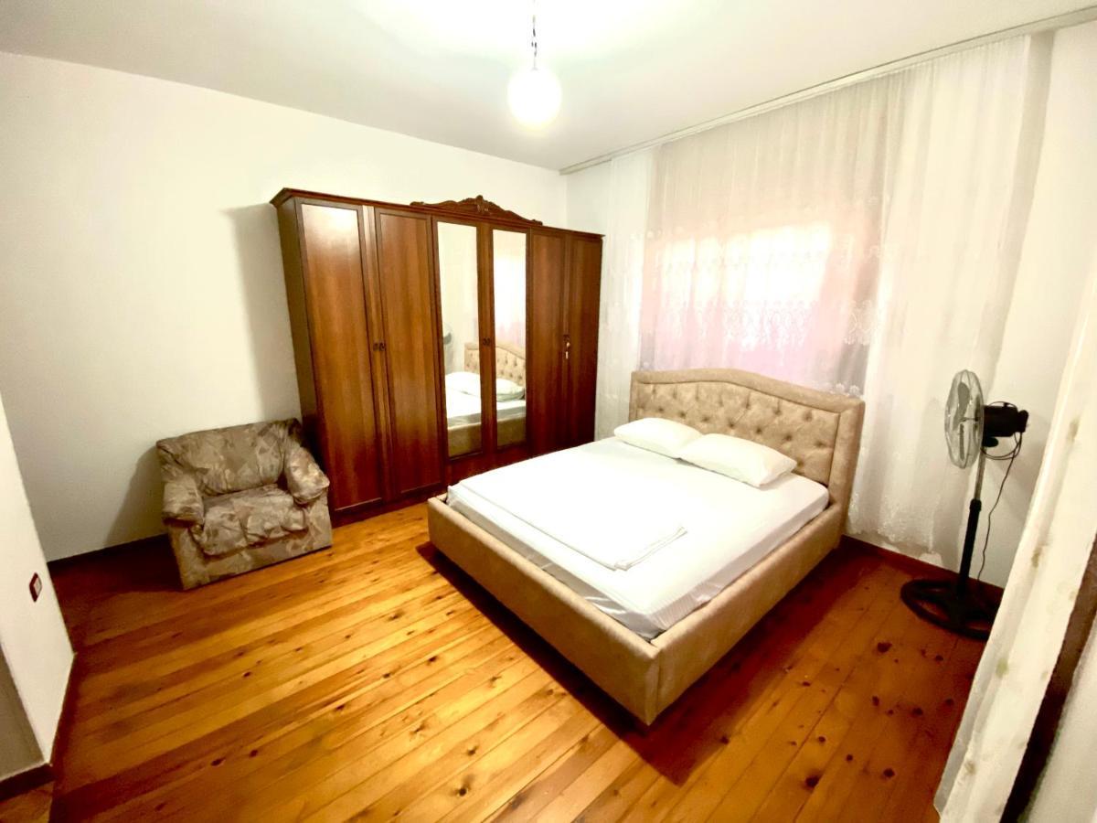 Villa Osmani Durrës Eksteriør billede