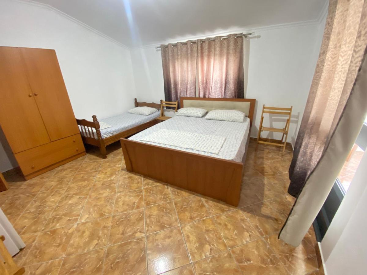 Villa Osmani Durrës Eksteriør billede