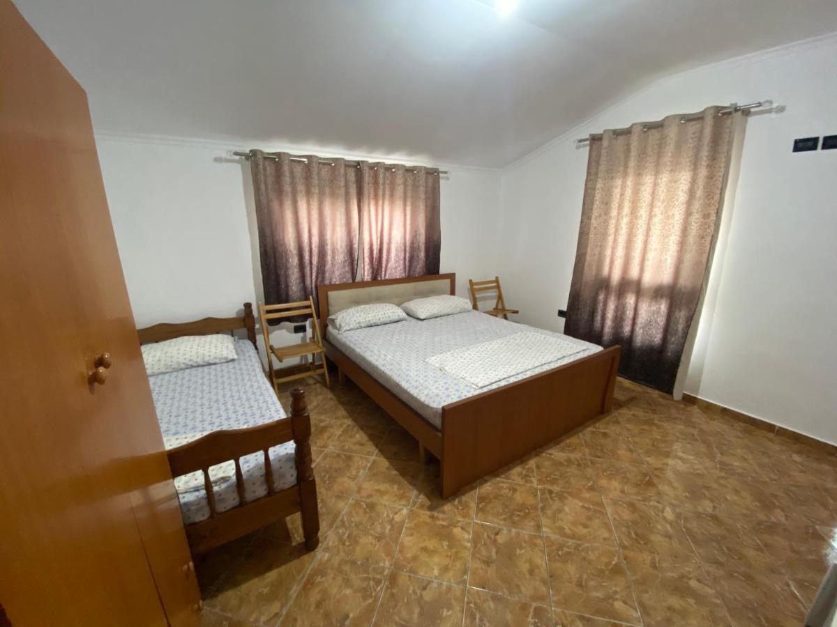 Villa Osmani Durrës Eksteriør billede