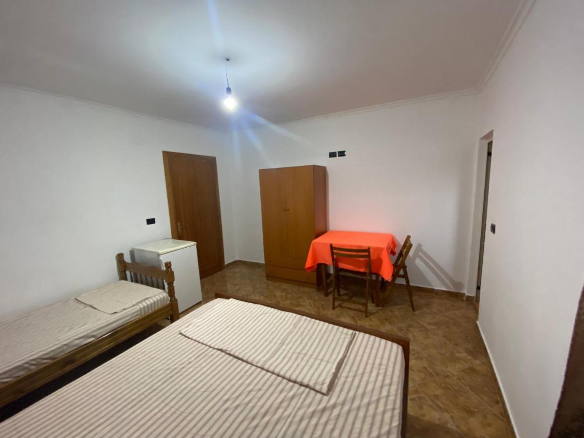 Villa Osmani Durrës Eksteriør billede